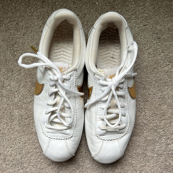 Nike white leather tennis or cheerleading sneakers - Picture 5 of 13